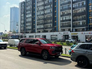 2021 Chevrolet Tahoe V, красный, 6000000 рублей, вид 2