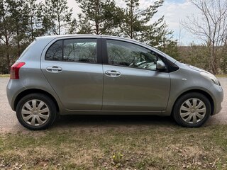 2007 Toyota Yaris Multimode II, серый, 650000 рублей, вид 4