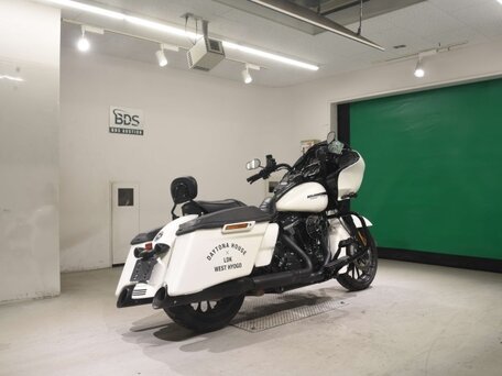 2018 Harley-Davidson Road Glide Special, белый, 1491000 рублей, вид 4