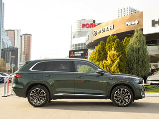 2025 Geely Monjaro (Xingyue L) I Рестайлинг 2 (China Market), зелёный, 3878000 рублей, вид 3