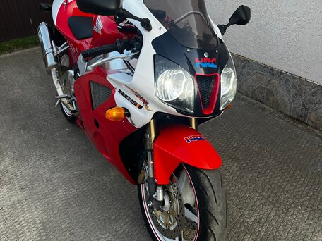 2004 Honda RVT 1000, красный, 500000 рублей, вид 1