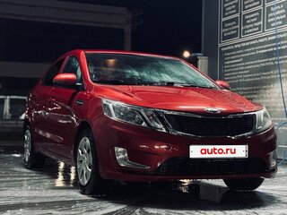 2013 Kia Rio 5-speed III, красный, 750000 рублей, вид 3