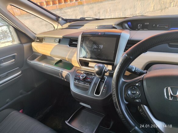 2019 Honda Freed+ II, серый, 1700000 рублей - вид 7