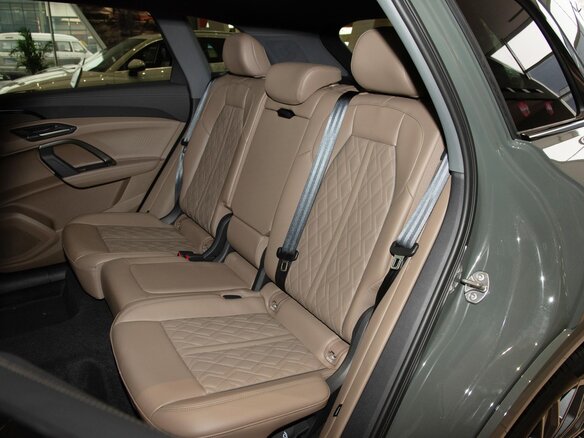 2026 Audi Q5 L III (GU), зелёный, 6476000 рублей - вид 34