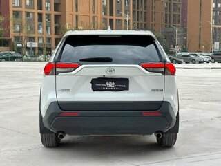 2024 Toyota RAV4 V (XA50), белый, 3605005 рублей, вид 5