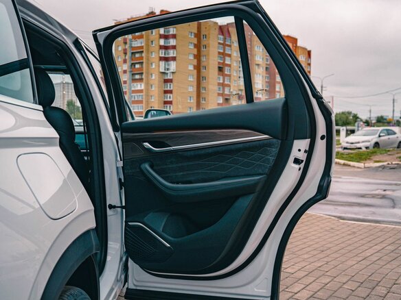 2026 Geely Monjaro I, белый, 4599990 рублей - вид 13
