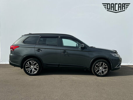 2018 Mitsubishi Outlander III Рестайлинг 2, серый, 1730000 рублей, вид 3