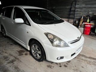 2004 Toyota Wish I, белый, 697000 рублей, вид 1