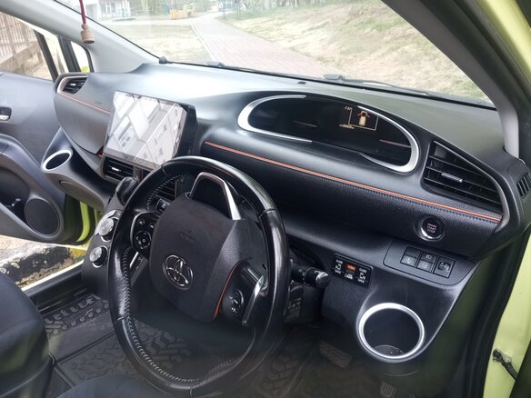 2015 Toyota Sienta II, жёлтый, 1250000 рублей - вид 8