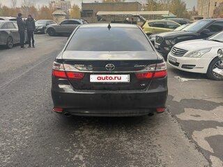 2016 Toyota Camry VII (XV50) Рестайлинг, чёрный, 2200000 рублей, вид 3