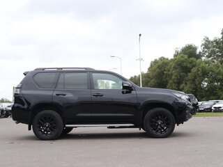 2020 Toyota Land Cruiser Prado 150 Series Рестайлинг 3, чёрный, 4227246 рублей, вид 4