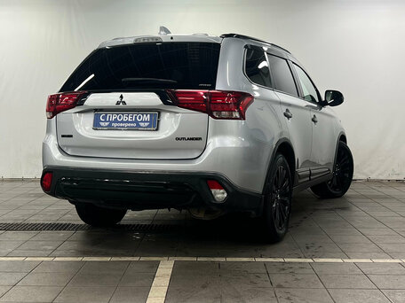 2019 Mitsubishi Outlander III Рестайлинг 3, серебристый, 1900000 рублей, вид 4