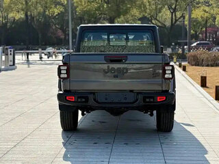 2026 Jeep Gladiator II (JT) Рестайлинг, чёрный, 6980000 рублей, вид 5