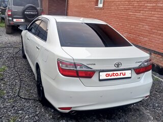 2016 Toyota Camry VII (XV50) Рестайлинг, белый, 1720000 рублей, вид 4