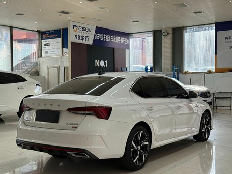 2022 Skoda Octavia IV (A8), белый, 2180000 рублей, вид 4
