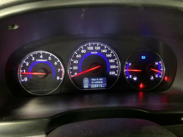 2011 Hyundai Santa Fe II Рестайлинг, белый, 1200000 рублей - вид 9