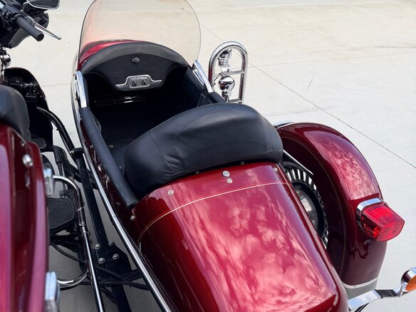 2009 Harley-Davidson Electra Glide, красный - вид 14