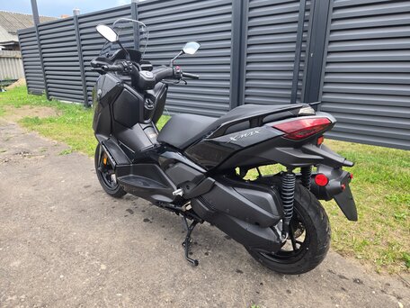 2025 Yamaha XMAX, чёрный, 750000 рублей, вид 4