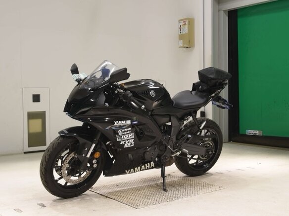 2022 Yamaha YZF-R7, чёрный, 800000 рублей - вид 3