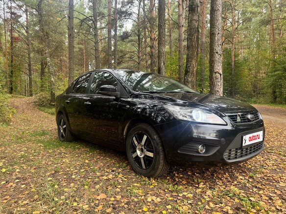 2011 Ford Focus II Рестайлинг, чёрный, 400000 рублей - вид 1