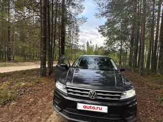 2019 Volkswagen Tiguan II, чёрный, 2250000 рублей, вид 2