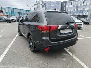 2019 Mitsubishi Outlander III Рестайлинг 3, серый, 1950000 рублей, вид 2