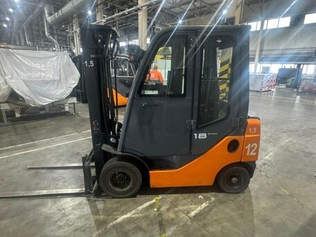 2007 Toyota 8F, красный, 795033 рублей, вид 1