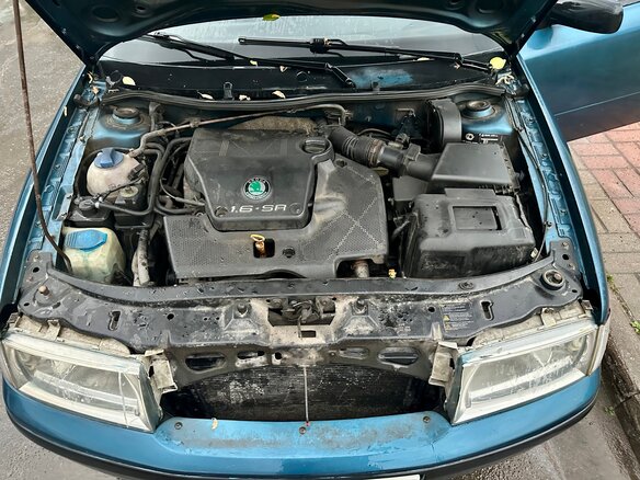 2003 Skoda Octavia I (A4) Рестайлинг, серый, 190000 рублей - вид 9