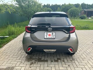 2020 Toyota Yaris IV, серый, 1601000 рублей, вид 5