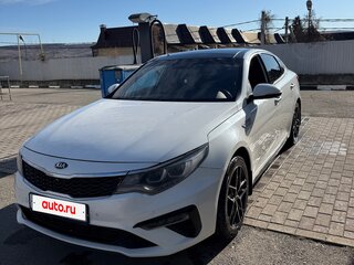 2019 Kia Optima IV Рестайлинг, белый, 1650000 рублей, вид 2