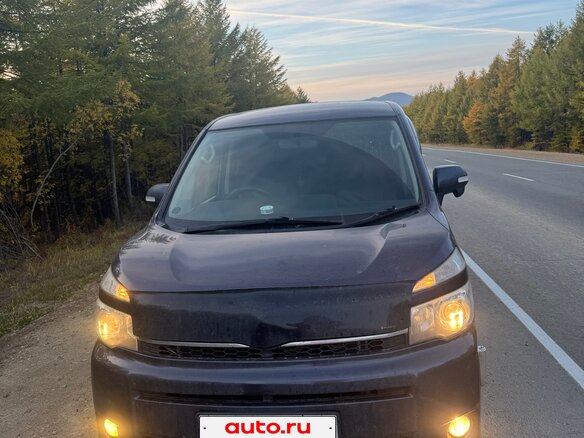 2011 Toyota Voxy II (R70) Рестайлинг, фиолетовый, 1850000 рублей - вид 5