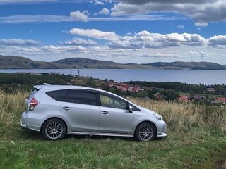 2018 Toyota Prius Alpha I (ZVW40/41) Рестайлинг, серебристый, 1600000 рублей, вид 5