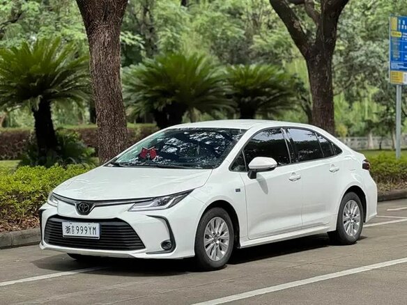 2026 Toyota Corolla XII (E210), белый, 2700000 рублей