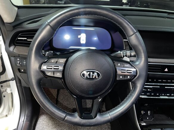 2020 Kia K7 YG (II) Рестайлинг, белый, 3600000 рублей - вид 1