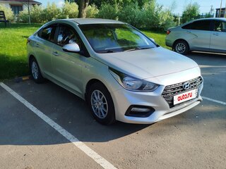 2017 Hyundai Solaris II, серебристый, 1200000 рублей, вид 2