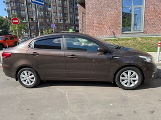 2017 Kia Rio III Рестайлинг, красный, 1400000 рублей, вид 1