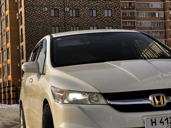 2011 Honda Stream II Рестайлинг, белый, 1250000 рублей - вид 6