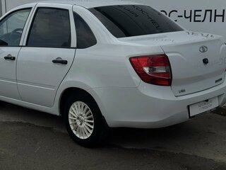 2013 Lada (ВАЗ) Granta I, белый, 420000 рублей, вид 4