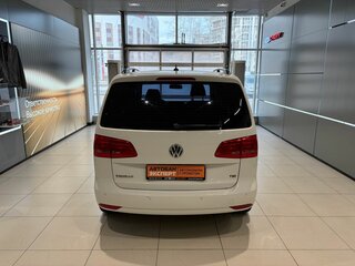 2012 Volkswagen Touran I Рестайлинг 2, белый, 874000 рублей, вид 5