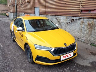 2021 Skoda Octavia IV (A8), жёлтый, 1260000 рублей, вид 2