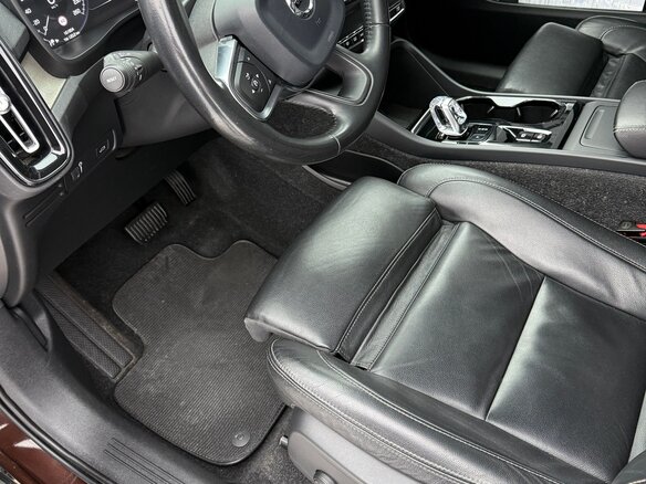 2019 Volvo XC40 I, коричневый, 2850000 рублей - вид 8