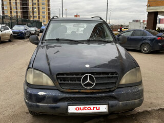 2000 Mercedes-Benz M-Класс 320 I (W163), синий, 750000 рублей, вид 1