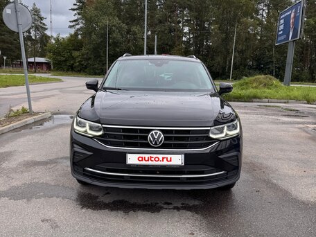 2021 Volkswagen Tiguan II Рестайлинг, чёрный, вид 2