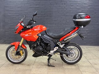 2011 Triumph Tiger 1050, красный, 575000 рублей, вид 4