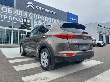 2017 Kia Sportage IV, коричневый, 1880000 рублей, вид 5