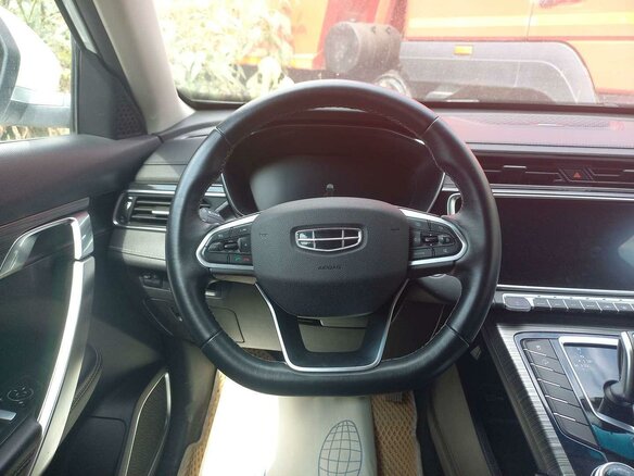2024 Geely Atlas Pro, белый, 1500000 рублей - вид 5
