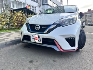 2017 Nissan Note Nismo e-Power II Рестайлинг, белый, 1760000 рублей, вид 2
