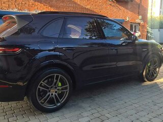 2019 Porsche Cayenne E-Hybrid III, синий, 7891011 рублей, вид 4