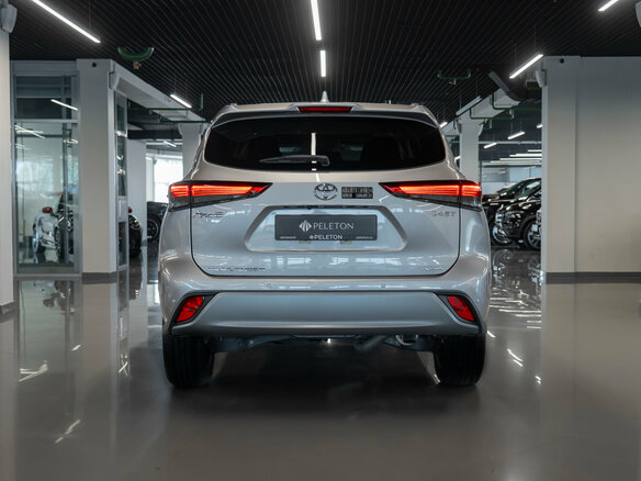 2026 Toyota Highlander IV (XU70), серый, 5680000 рублей - вид 5