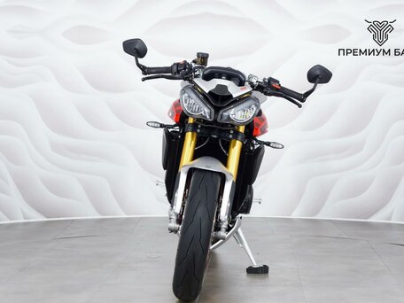 2026 Triumph Street Triple, серебристый, 1549000 рублей, вид 4